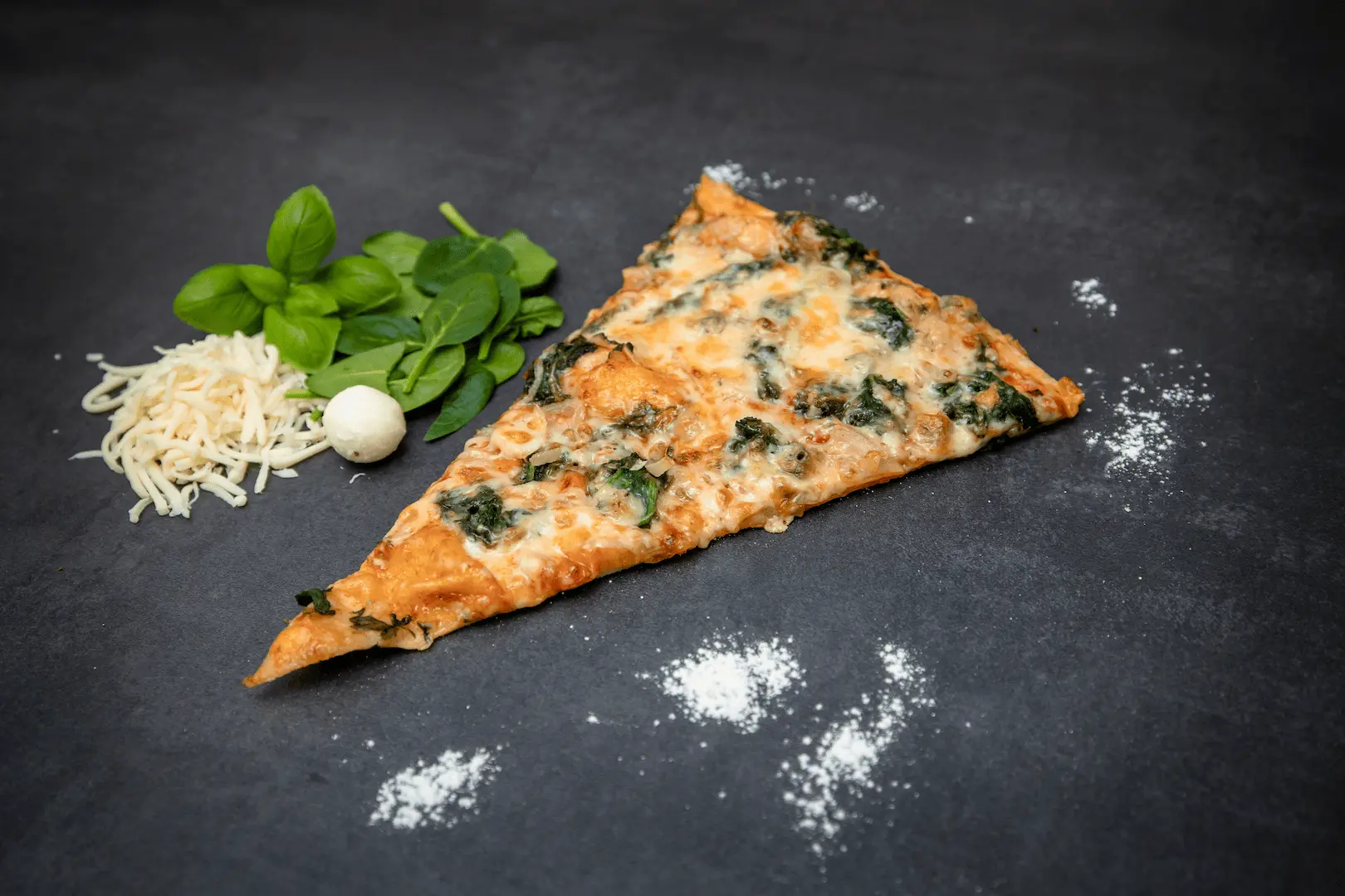 Pizza Catering Brandenburg - eine Stück frischer Pizza aus unserem Foodtruck.